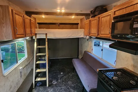 Jaime's Eclipse Attitude 21AK Toy Hauler