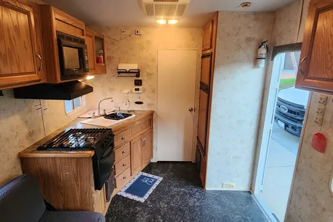 Jaime's Eclipse Attitude 21AK Toy Hauler