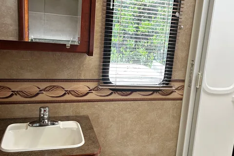 2014 Winnebago Chalet 23' Camping Adventures
