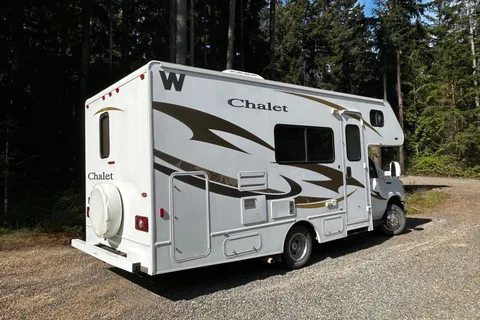 2014 Winnebago Chalet 23' Camping Adventures