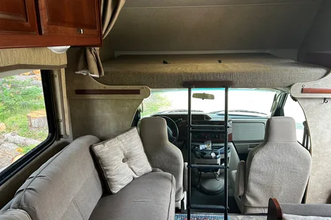 2014 Winnebago Chalet 23' Camping Adventures