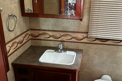 2014 Winnebago Chalet 23' Camping Adventures