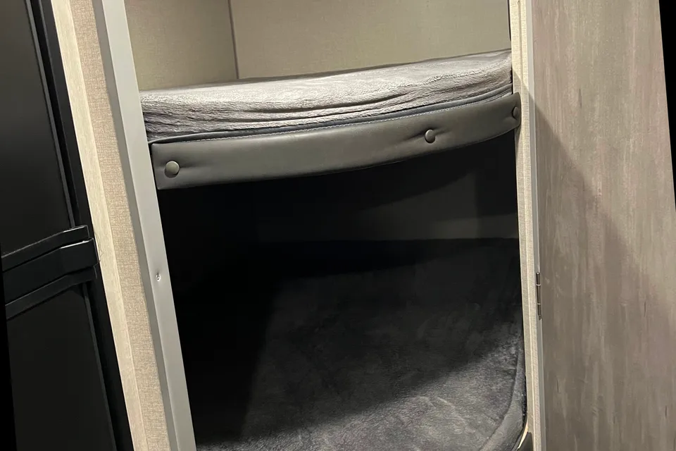 Coachman Catalina Summit series 7 Travel Trailer