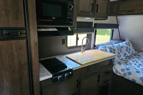 18 ft. Starcraft Trailer
