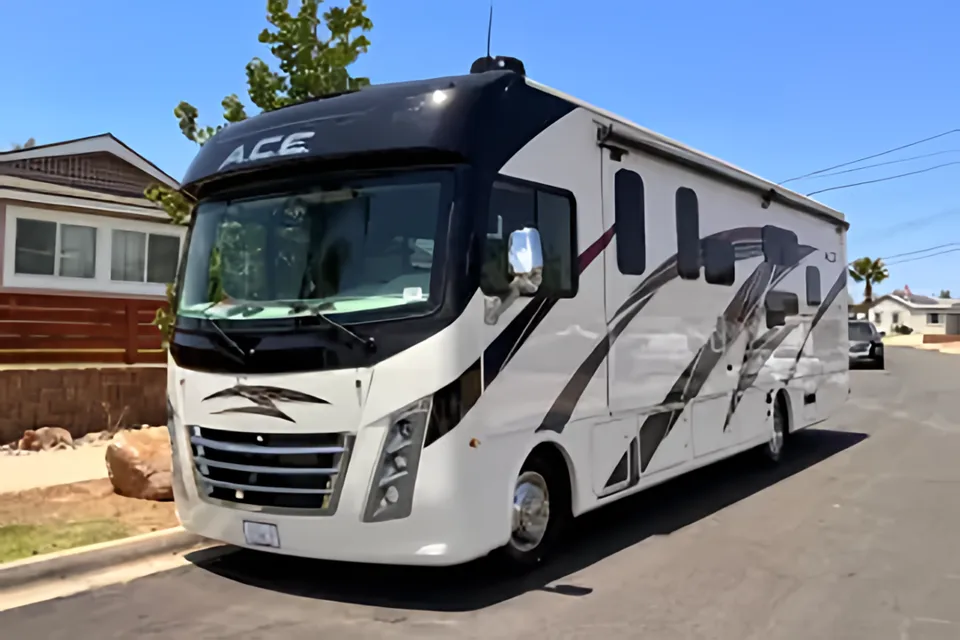 Steven's Thor Motor Coach Ace 32.3 Class A
