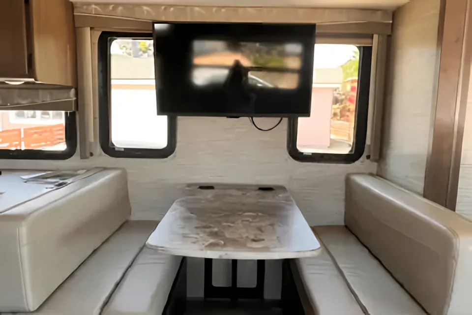 Steven's Thor Motor Coach Ace 32.3 Class A