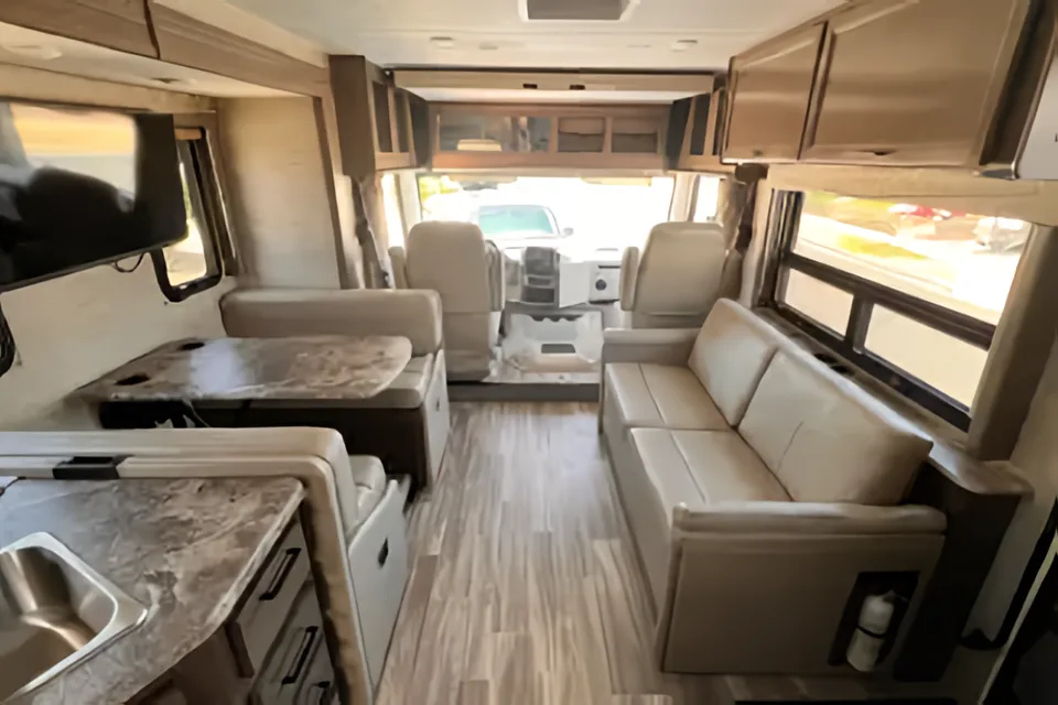 Steven's Thor Motor Coach Ace 32.3 Class A