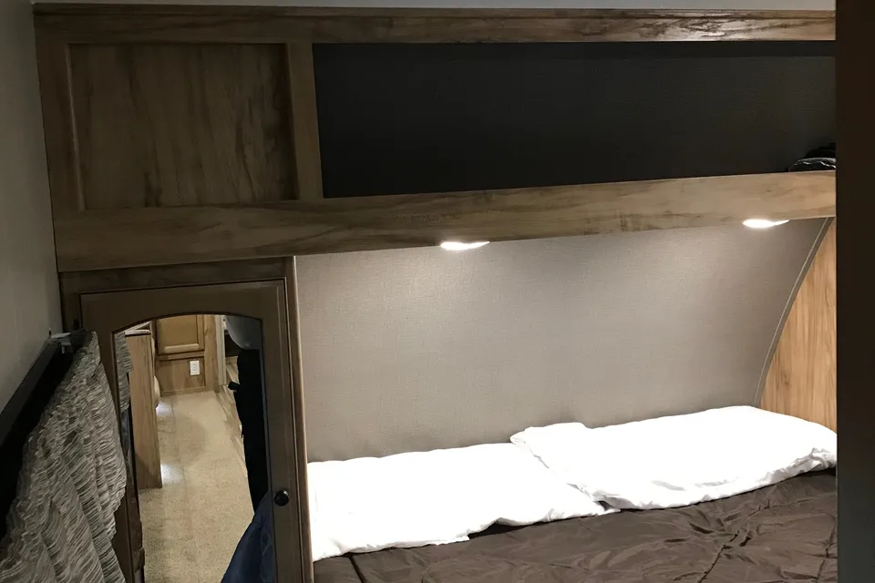 Dallas's Coachmen Freedom Express Select 29se Travel Trailer Wind Creek, Talladega, Auburn, Cheaha