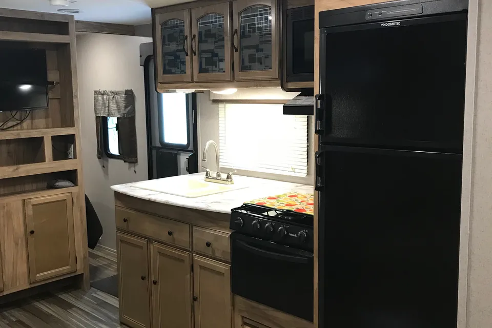 Dallas's Coachmen Freedom Express Select 29se Travel Trailer Wind Creek, Talladega, Auburn, Cheaha
