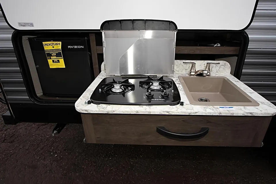 ouRVrentals2 (1 slideout and outdoor kitchen)