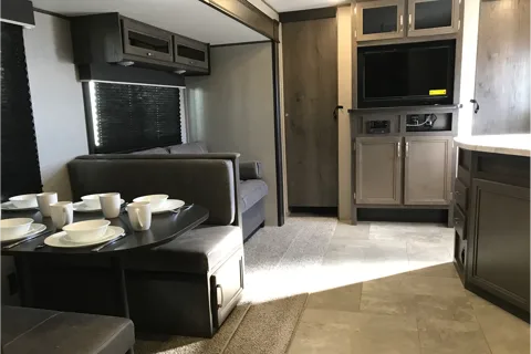 ouRVrentals2 (1 slideout and outdoor kitchen)