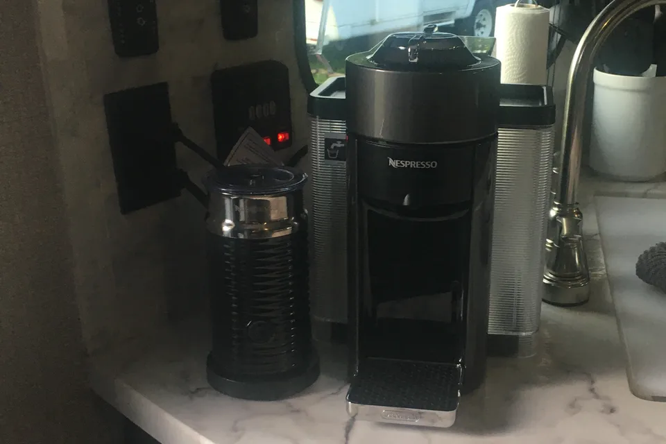 ouRVrentals2 (1 slideout and outdoor kitchen)