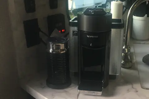 ouRVrentals2 (1 slideout and outdoor kitchen)