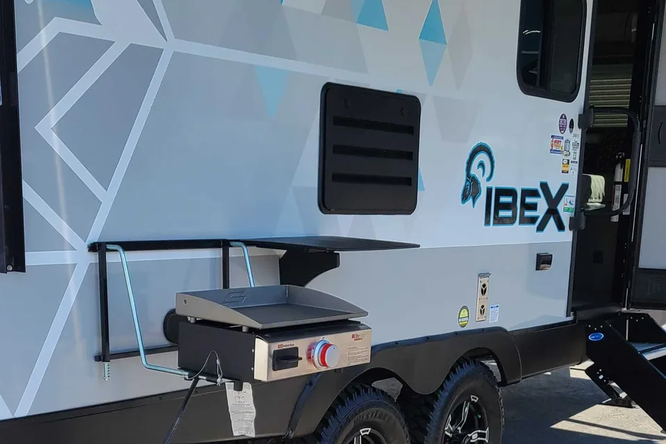 Bryon's Forest River Ibex  20bhs Travel Trailer