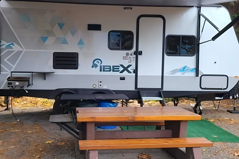 Bryon's Forest River Ibex  20bhs Travel Trailer