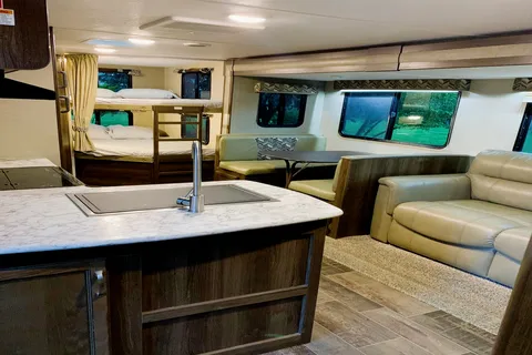 2018 KEYSTONE BULLET ULTRALITE 272BHS