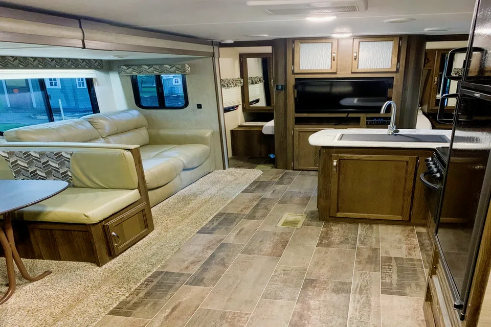 2018 KEYSTONE BULLET ULTRALITE 272BHS