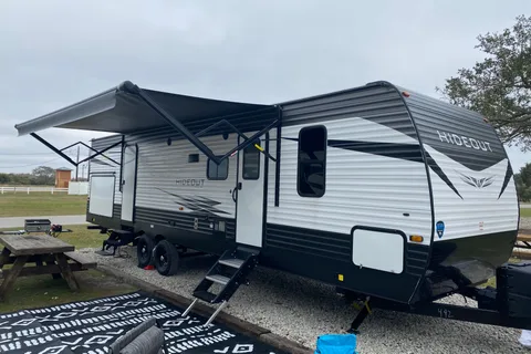 “Hideout” Keystone 318BR Bunk House (BRAND NEW)