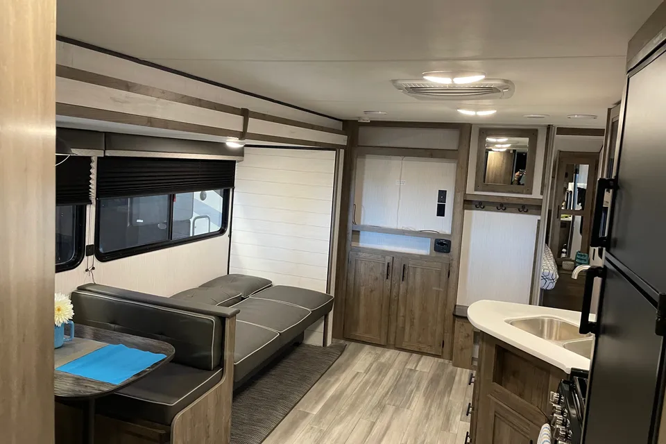 2021 Pioneer BH270 Travel Trailer