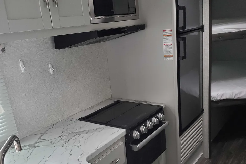 2021 Keystone 2430bh Travel Trailer