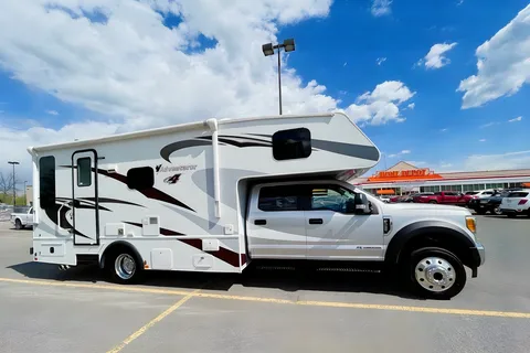 That Parkdale RV | Family-Friendly, Downtown TO, 6 Seats & Beds