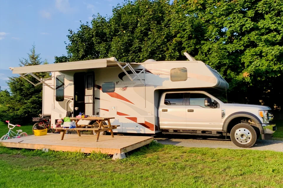 That Parkdale RV | Family-Friendly, Downtown TO, 6 Seats & Beds