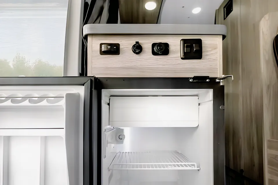 2022 Winnebago Solis - Seats 4, Sleeps 4