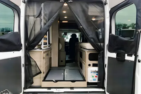 2022 Winnebago Solis - Seats 4, Sleeps 4