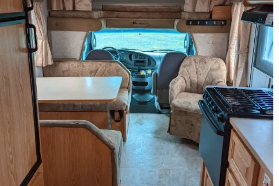 Ihavecoonhounds's Adventurer Lp Model c Class C