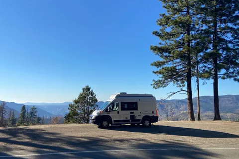 2022 Thor RIZE 18T 4 seats, 4 sleeps