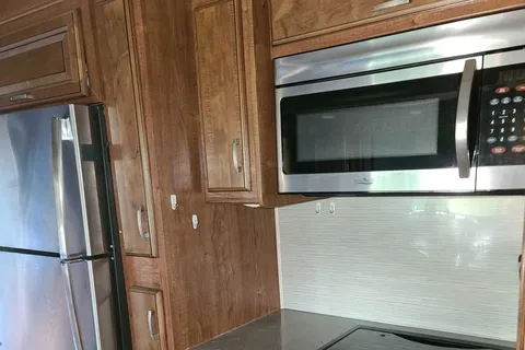 Robert's Heartland Gateway 3800RLB 5th Wheel