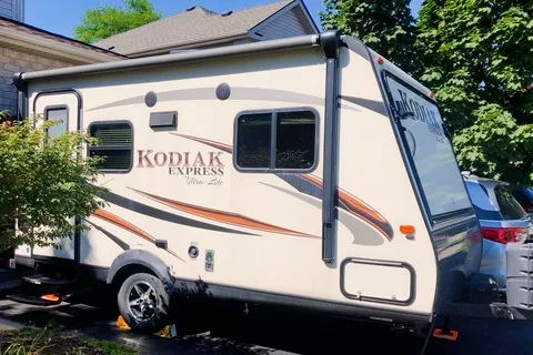 FAMILY HYBRID CAMPER 