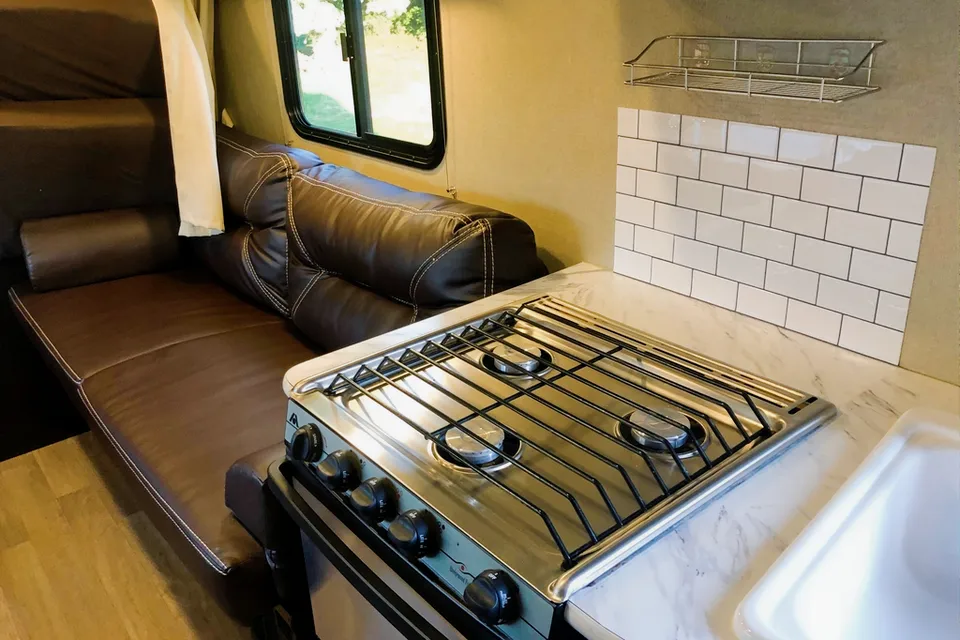FAMILY HYBRID CAMPER 