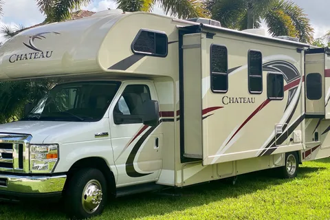 ERIC's Thor Motor Coach Chateau 29g Class C