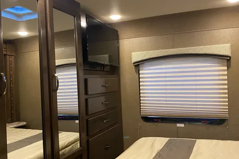 ERIC's Thor Motor Coach Chateau 29g Class C