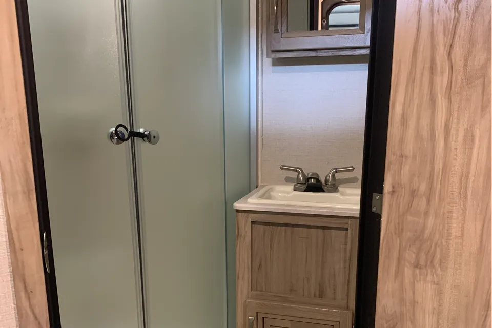 Glamping with Glenda the Trailer! 
