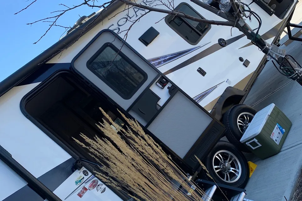 Glamping with Glenda the Trailer! 