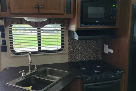 Allan's Pioneer Dq30 Travel Trailer