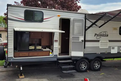 Allan's Pioneer Dq30 Travel Trailer