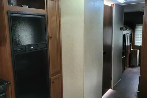 Allan's Pioneer Dq30 Travel Trailer