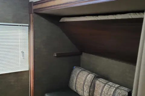 Allan's Pioneer Dq30 Travel Trailer