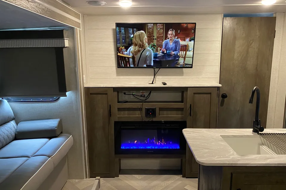 Camp Lovers RVs 