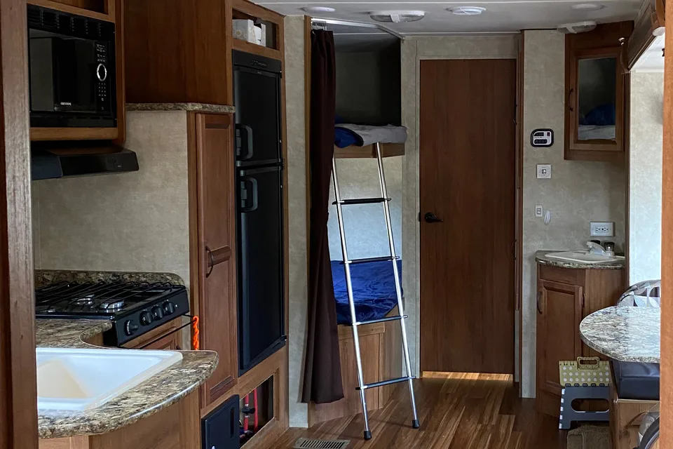 FCA Gulf Stream Innsbruck 269BHG Travel Trailer