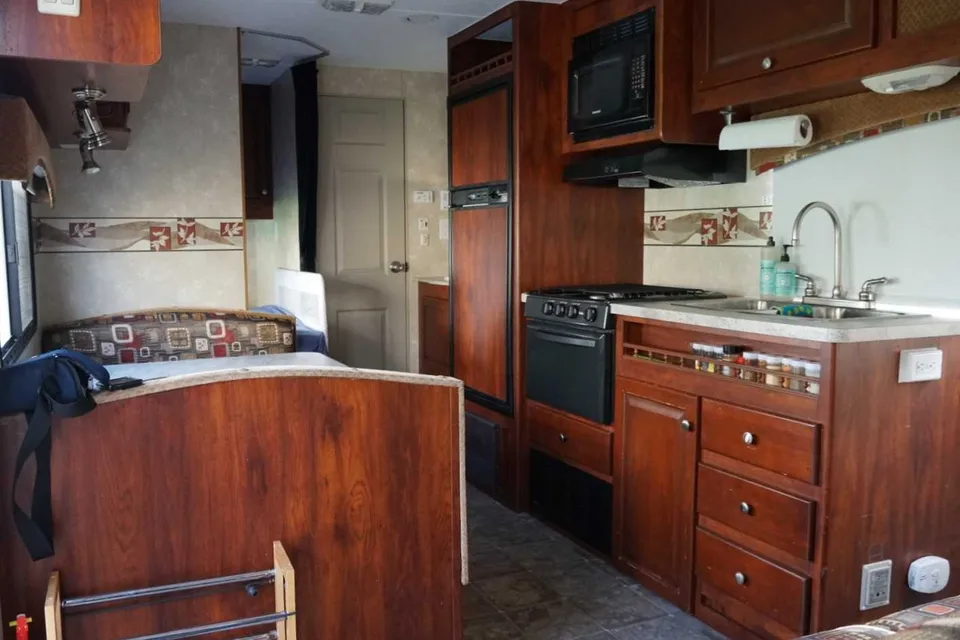Nathan & Nayely's Thor Summit 28BH Travel Trailer