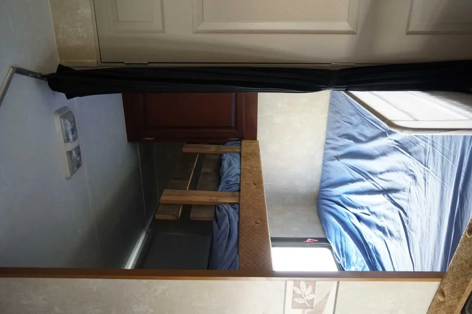 Nathan & Nayely's Thor Summit 28BH Travel Trailer
