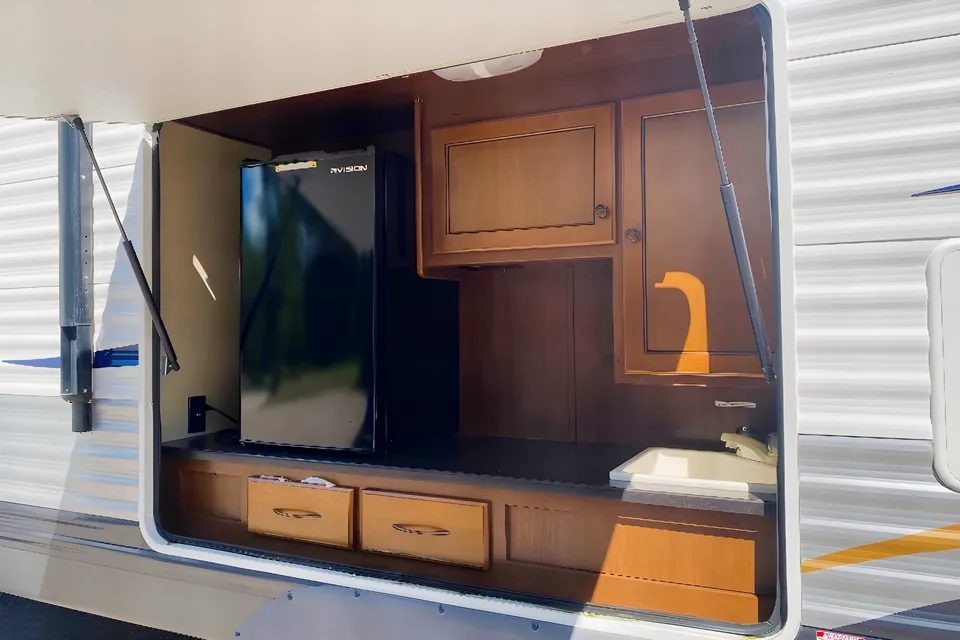 Prowler 30ft- double bunks - outdoor kitchen