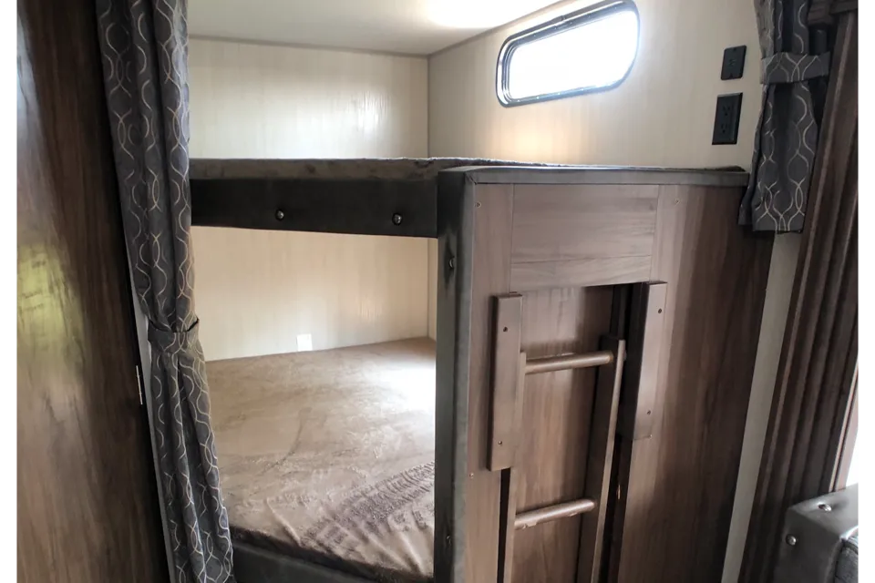 B’s Bunkhouse