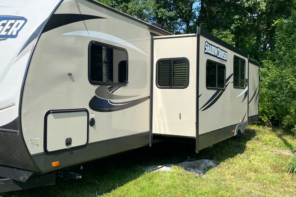 Cruiser Rv Corp Shadow cruiser Travel Trailer