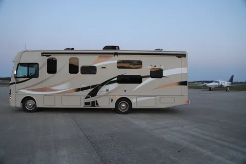 Westley's Thor Motor Coach 31.1bh Class A