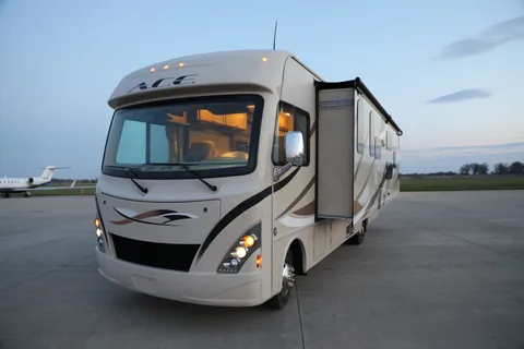 Westley's Thor Motor Coach 31.1bh Class A